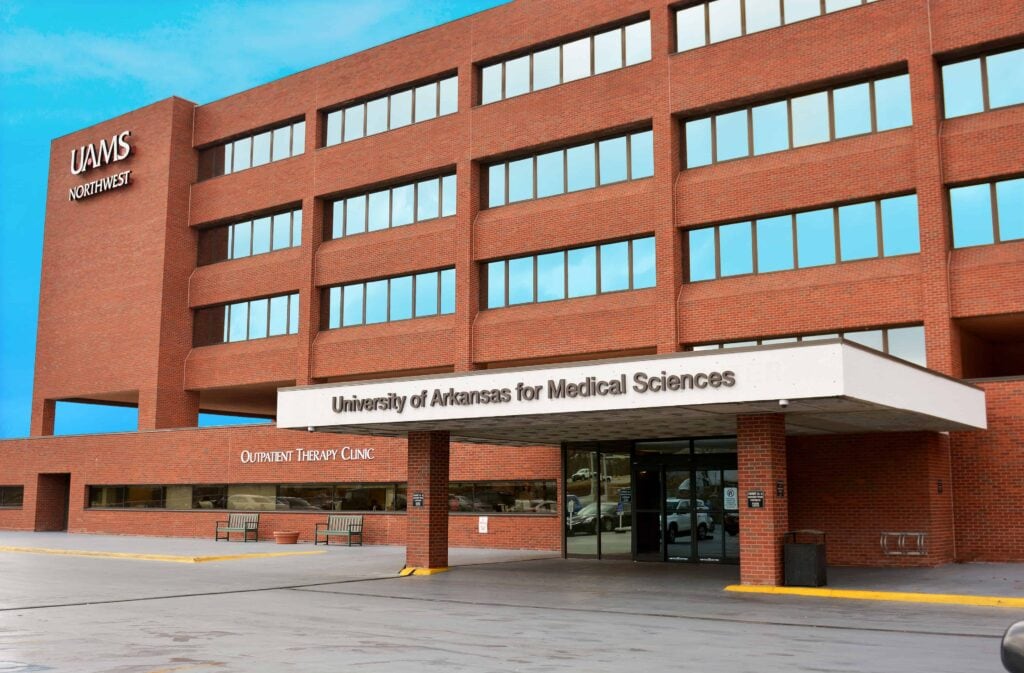 picture of the medical clinic building at UAMS Fayteville